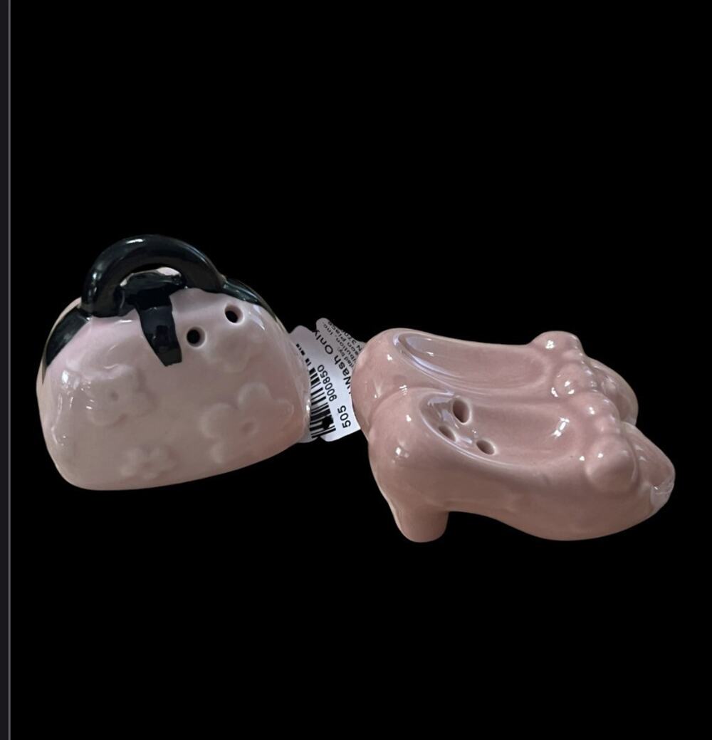 New Cracker Barrel Pink Handbag/Purse and Shoes Mini Salt and Pepper Shakers